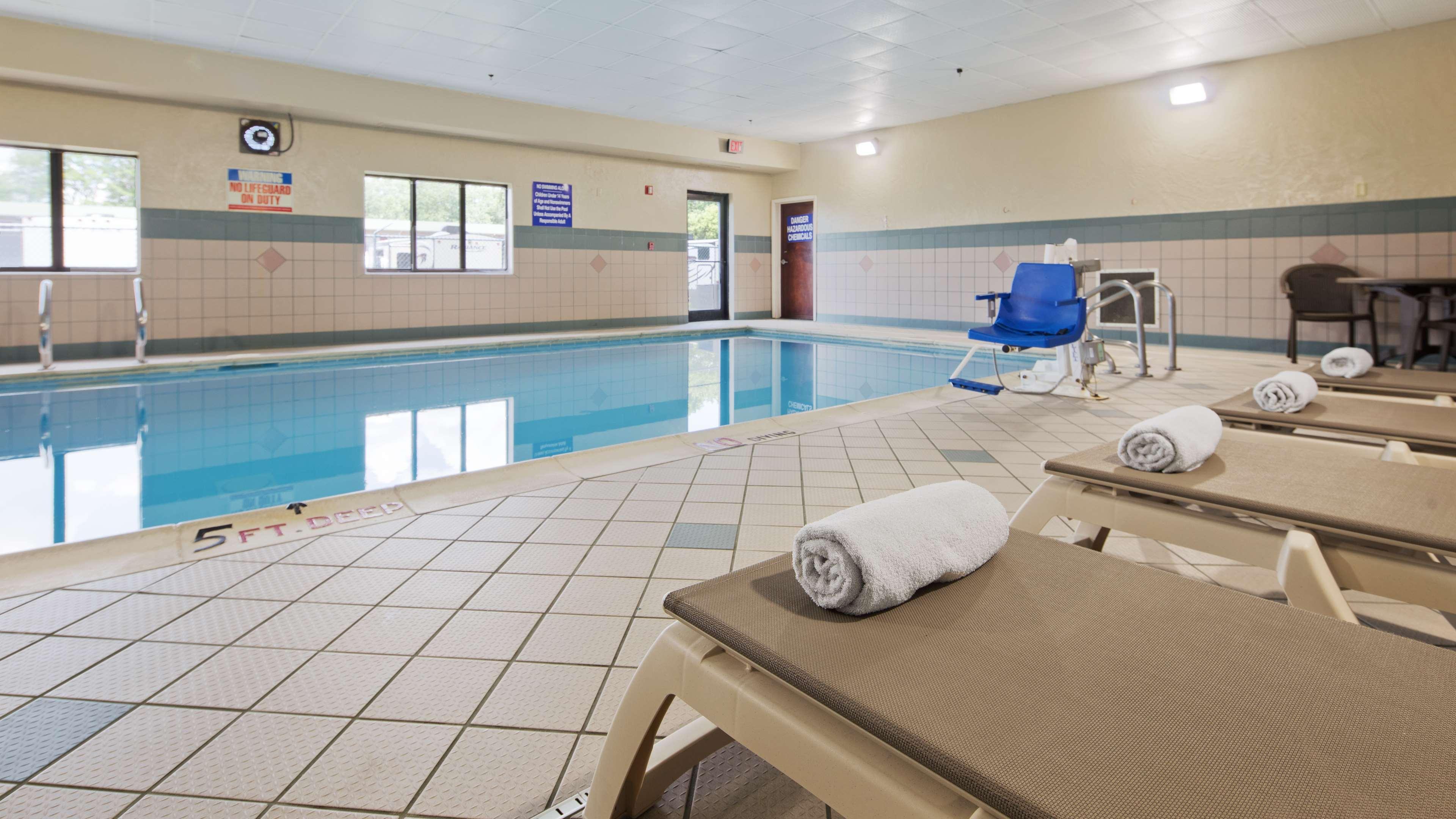 Best Western Elkhart Inn & Suites Экстерьер фото