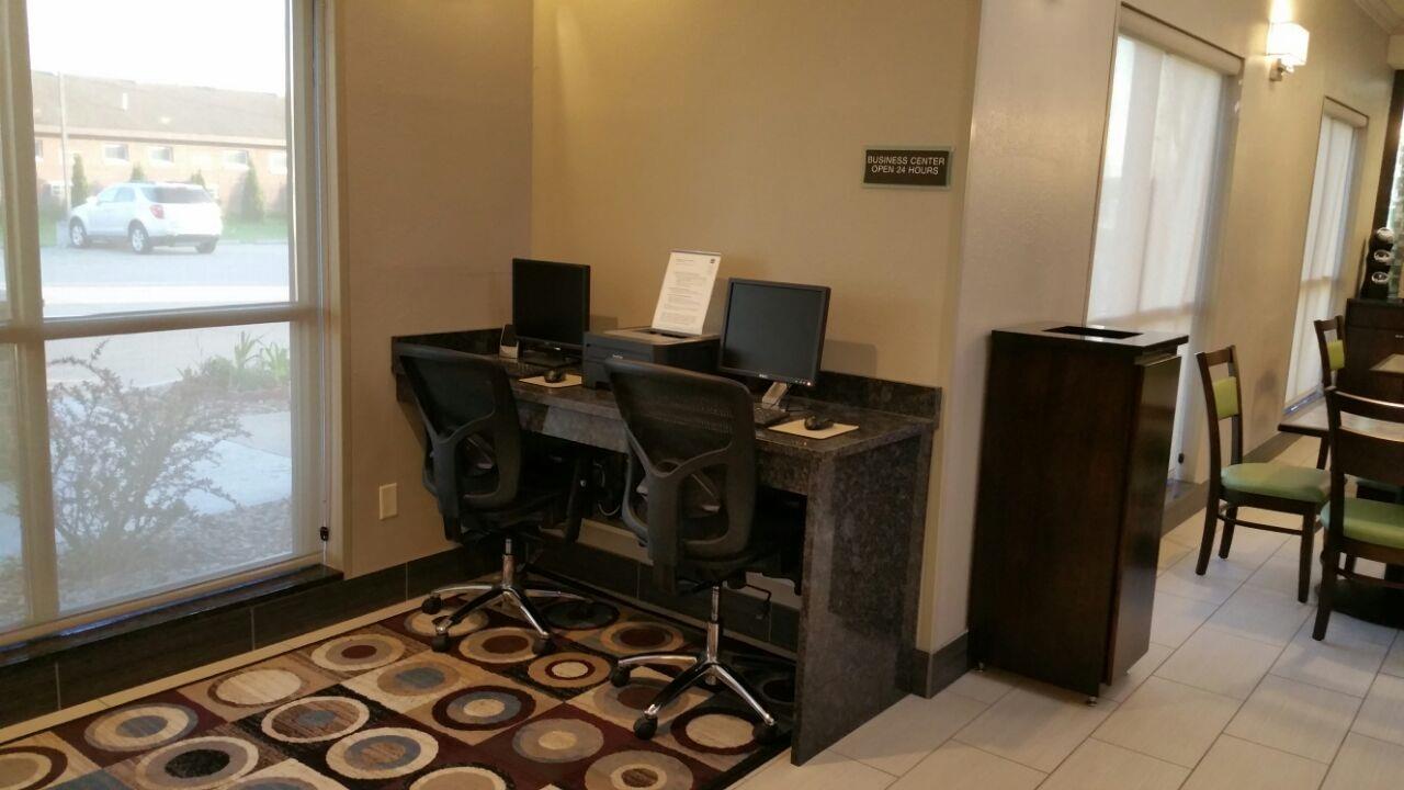 Best Western Elkhart Inn & Suites Экстерьер фото
