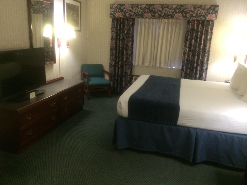 Best Western Elkhart Inn & Suites Экстерьер фото