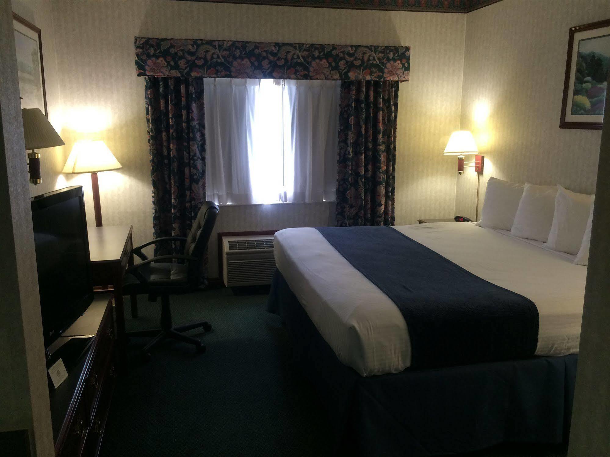 Best Western Elkhart Inn & Suites Экстерьер фото