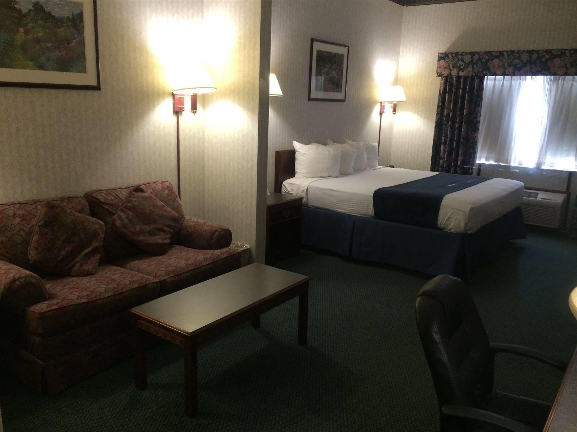 Best Western Elkhart Inn & Suites Экстерьер фото