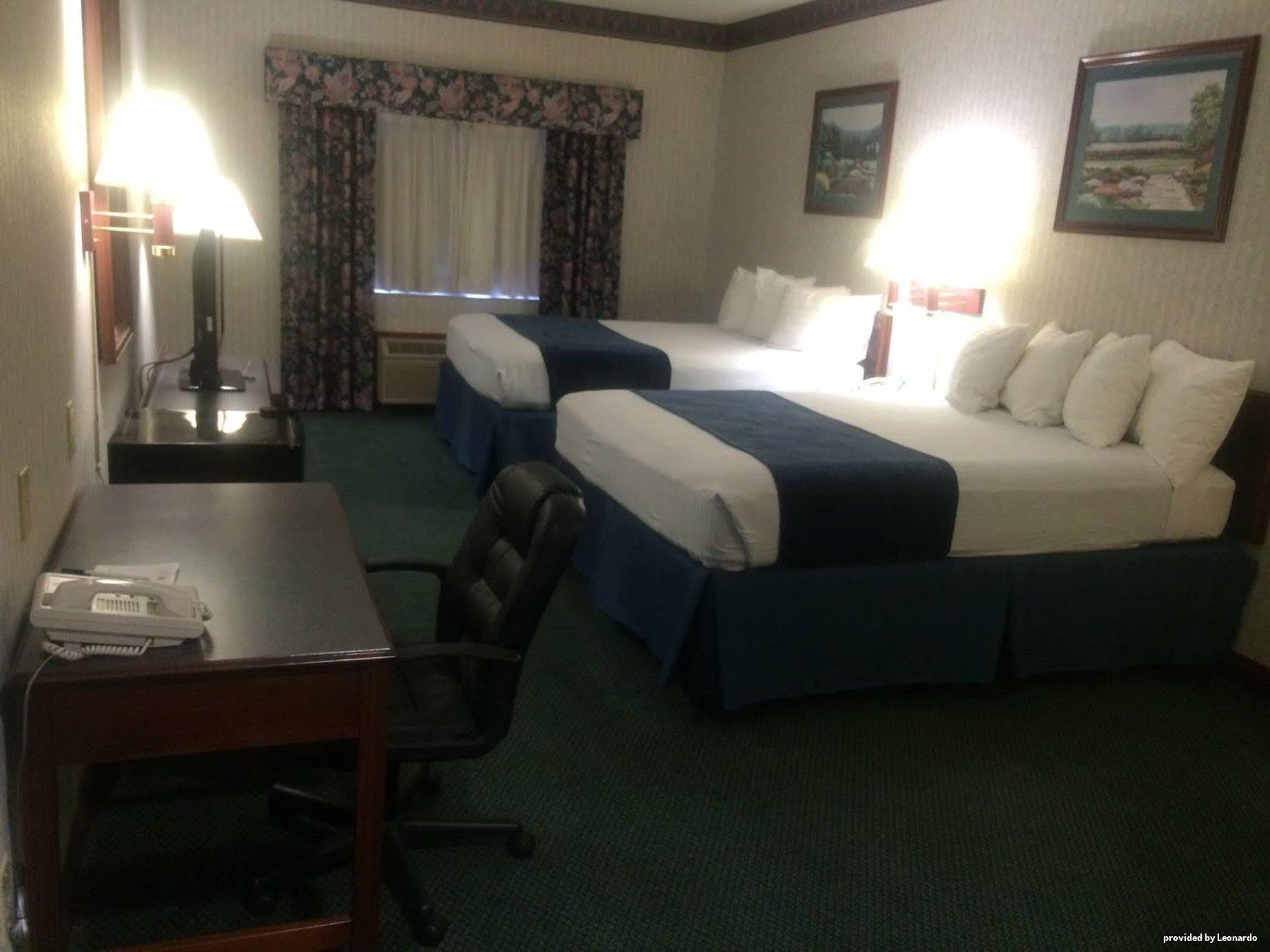 Best Western Elkhart Inn & Suites Экстерьер фото